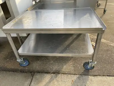 Used Falcon Restaurant Supply Used Stainless Steel Equipment Stand with Caster Wheels - SS281 Food Prep Tables Illinois US | Falcon Restaurant Supply #1375822