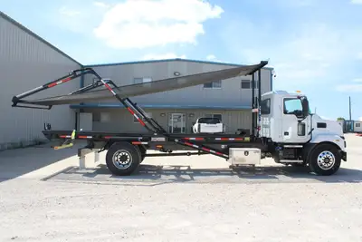 New | in-Stock 2027 MACK MD7 Rolloff Trucks Texas US | Roll Off Truck World #1491924