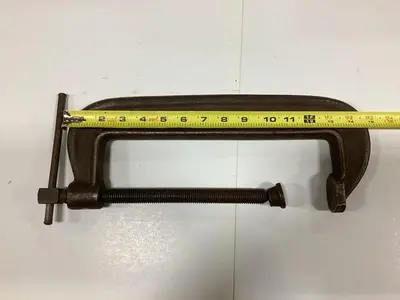 USED ARMSTRONG CLAMP-110