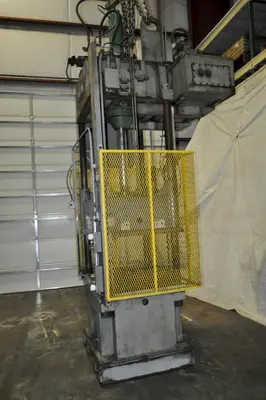 75 TON DAKE 4 POST HYDRAULIC PRESS
