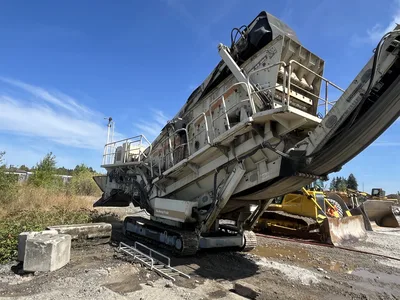 Used 2003 _UNKNOWN_ _UNKNOWN_ Vibratory Screens Oregon US | KNM Equipment Sales & Service #1488921