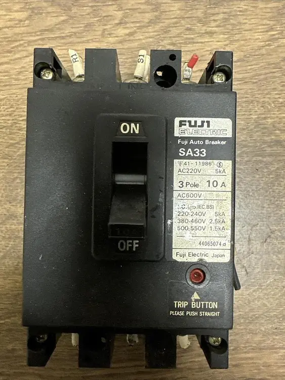 Used FUJI ELECTRIC SA33 Circuit Breakers | Surplus Asset Holdings #1190172