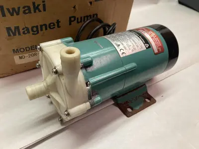 USED IWAKI MD-30RZ-220N