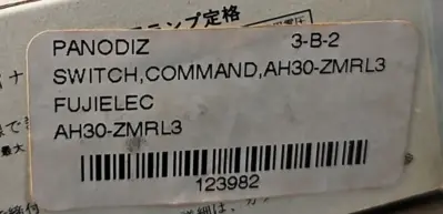 FUJI ELECTRIC AH30-ZMRL3 Command Switch. Loc4B-23