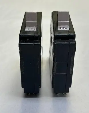 USED CUTLER-HAMMER CH130