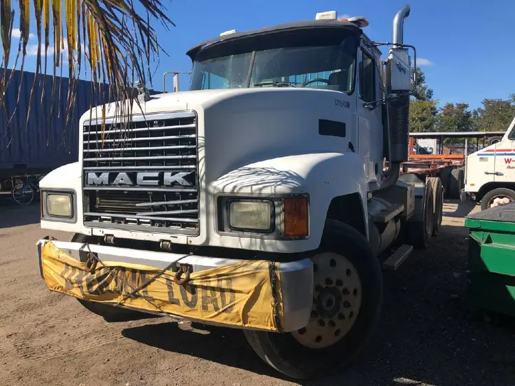 Used 1999 MACK CH613 Box trucks Florida US | USA Transequipment #1542623