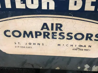 USED 1999 SAYLOR-BEALL 25DR SCREW TYPE AIR COMPRESSOR
