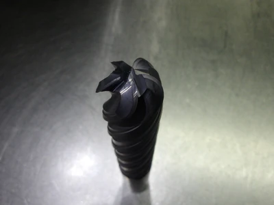 Hanita 1" 5 Flute Carbide CR Endmill .375" R TM5W1S25008S-R375TA (LOC1870A)