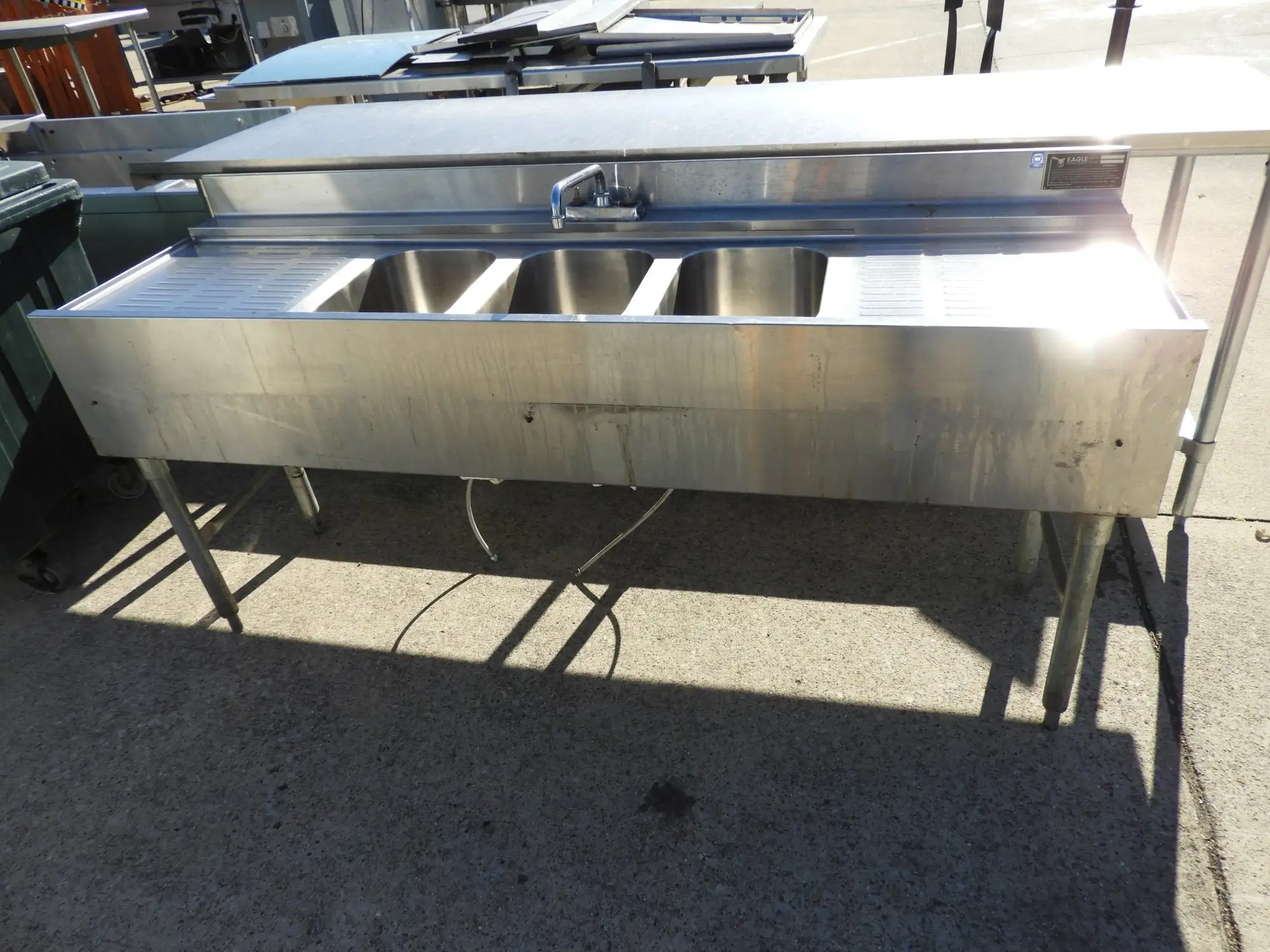 Used Eagle Used Eagle Under bar Stainless Steel Commercial 3 Compartment Sink - SS26 Sinks Illinois US | Falcon Restaurant Supply #1376455