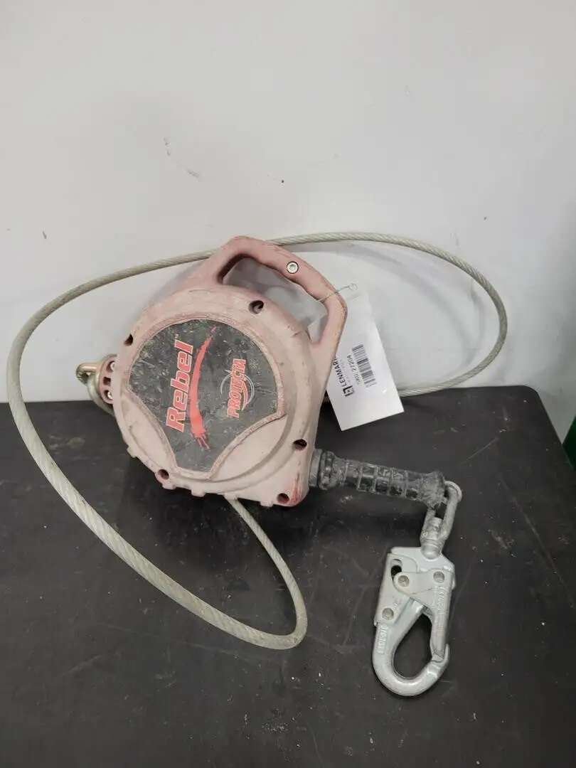 USED REBEL 3590502
