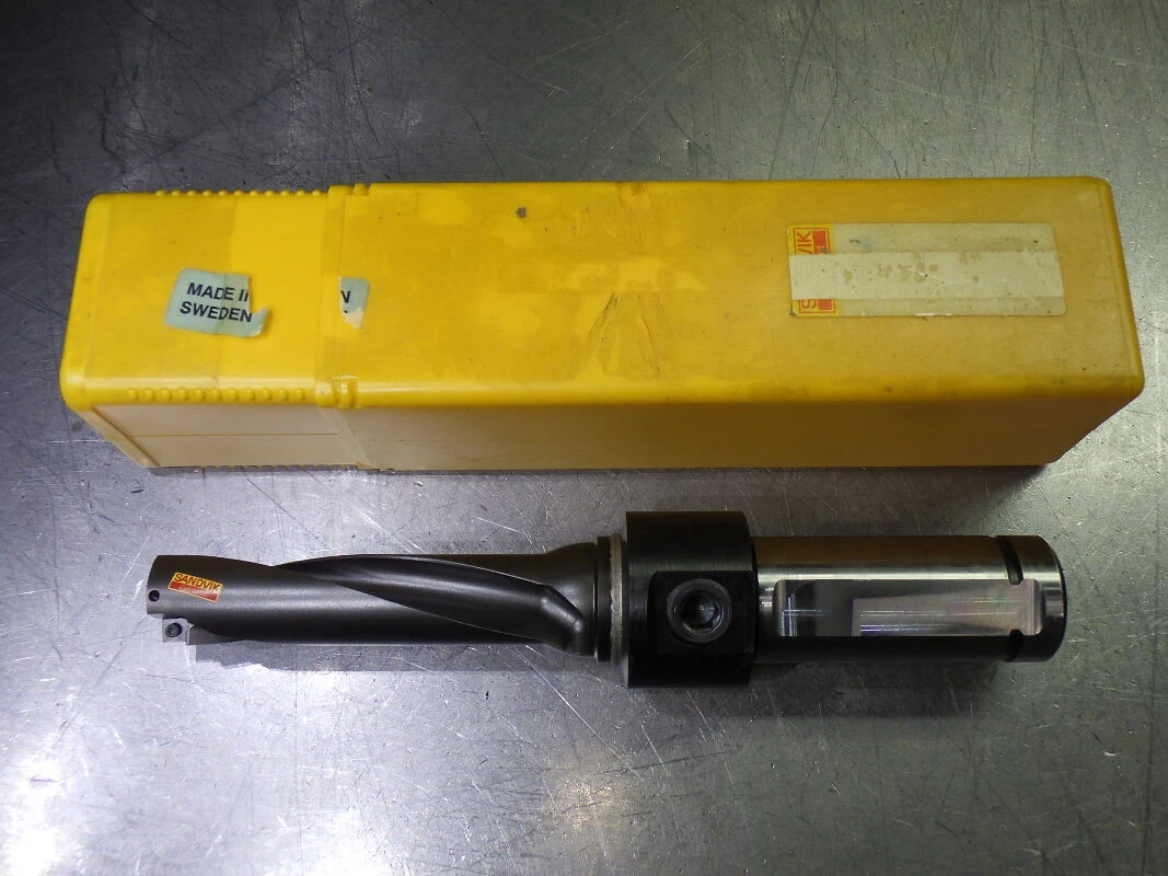 Sandvik 15/16" Coolant Thru Drill 1.25" Shank A880-D0937P31-04 (LOC1496)