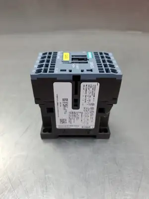 Siemens 3RT2015-2BB42 SIRIUS Contactor, 24VDC. 4C-44