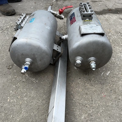 12L S/S Mechanical Seal Gas Pressurised Buffer Tank SSE 12