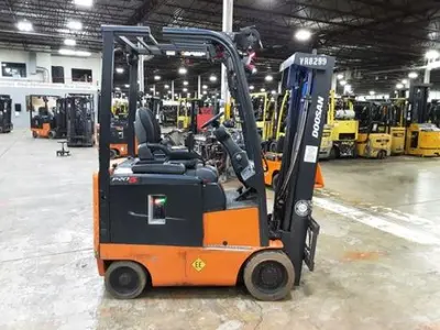 USED 2019 DOOSAN BC15S-5