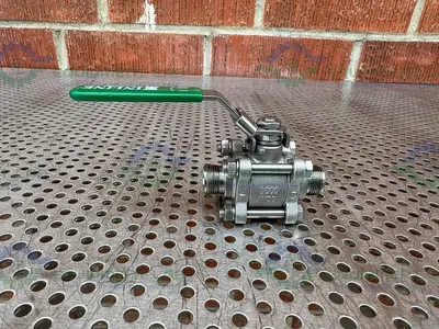 USED INLINE INDUSTRIES STAINLESS STEEL BALL VALVE W/ 1/2" SANITARY FITTING