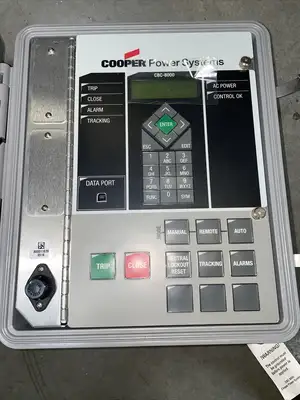New Cooper Power Systems CBC-8000 Capacitor Bank Control @1A