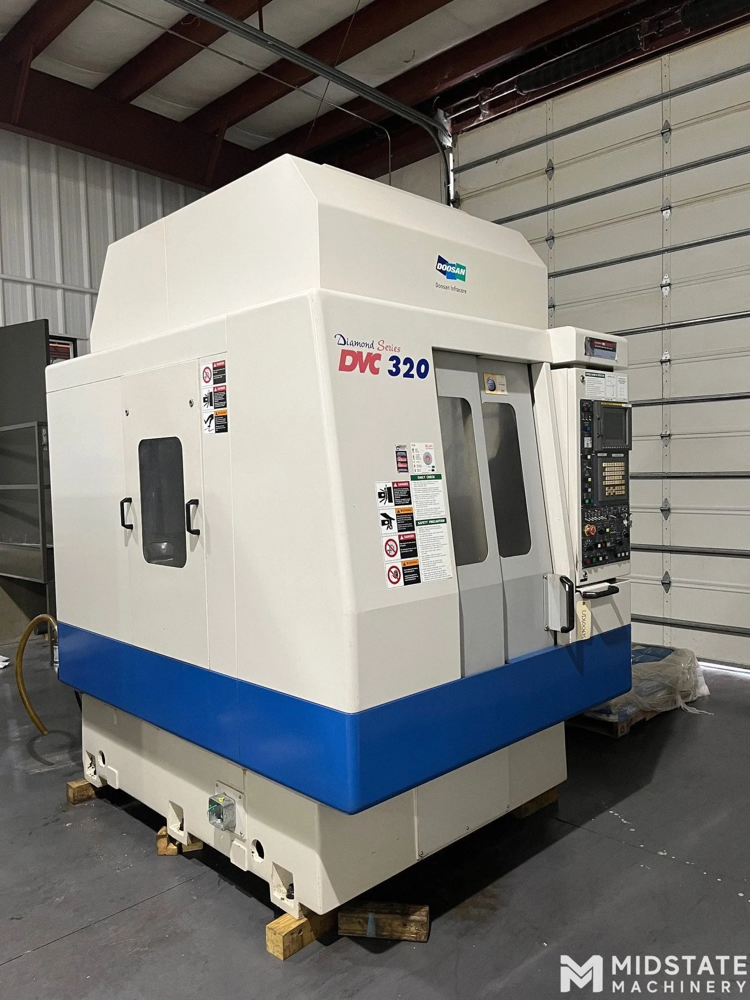 Daewoo DVC 320 Drilling & Tapping Center, New in 2002