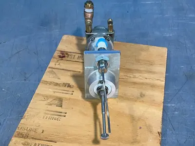 Used LOCTITE _UNKNOWN_ Pumps Ohio US | HGR 24 #1404923