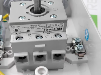 SIEMENS 3LD2164-0TB51 3 PHASE DISCONNECT SWITCH