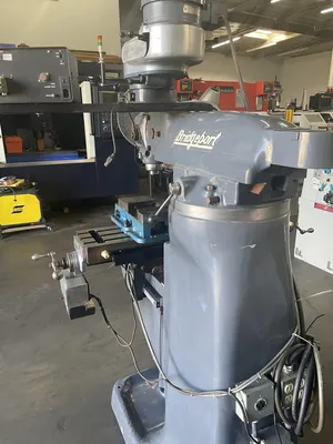 BRIDGEPORT J-HEAD MILLING MACHINES, VERTICAL | Wheeler Machinery Sales (2)