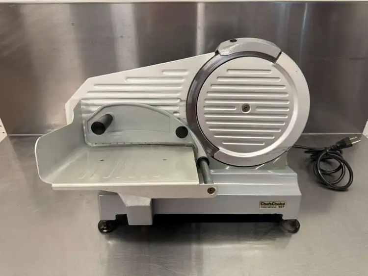 Used Chefs Choice Used 10" Chef's Choice 667 Electric Manual Deli Meat Slicer 120V Slicers / Dicers / Cutters Illinois US | Falcon Restaurant Supply #1375058