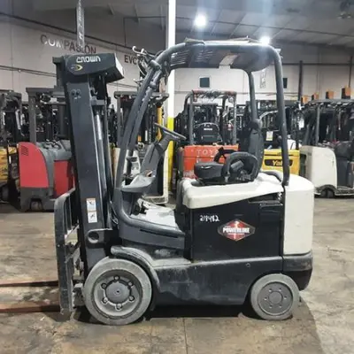 USED 2019 CROWN FC5215-50
