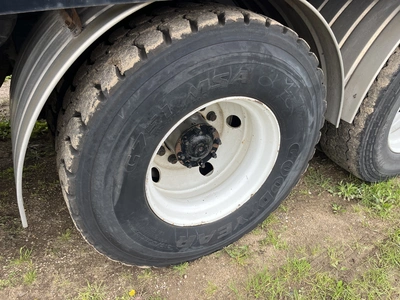 USED 2017 PETERBILT 567 6X4