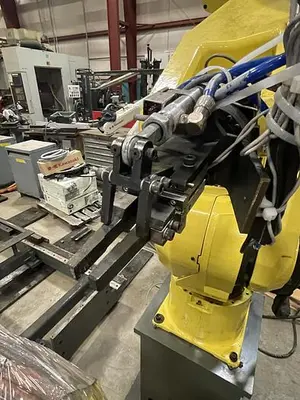 Used 2005 FANUC ARCMATE 120IB Robots Michigan US | RAB Industries, Inc. #184294