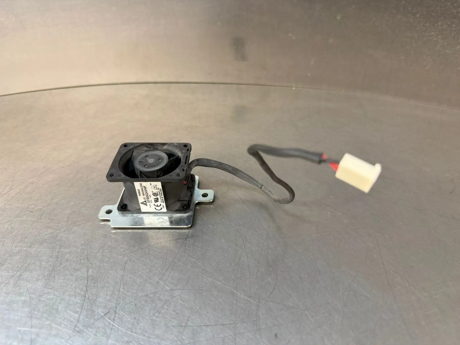 Delta GFB0424VHF F032423 DC 24v 0..33A (2.1.5)