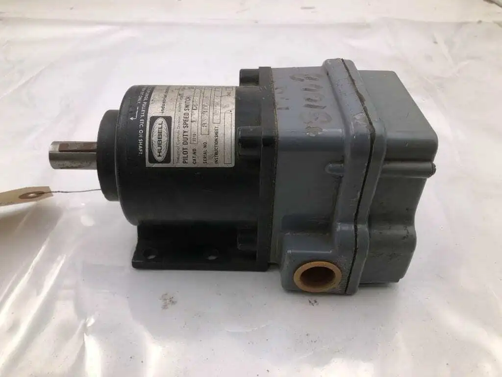 Hubbell 2210-132CC1 Explosion Proof Pilot Duty Speed Switch 120/240/480VAC