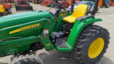 USED 2011 JOHN DEERE 3038E