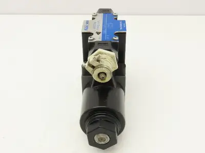 Tokyo Tokimec DG4V-3-2A-M-P7-H-7-54 Directional Control Solenoid Valve 24VDC