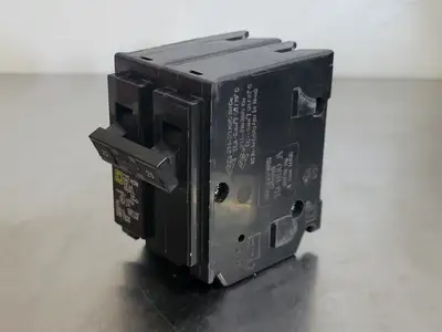 USED SQUARE D HOM220