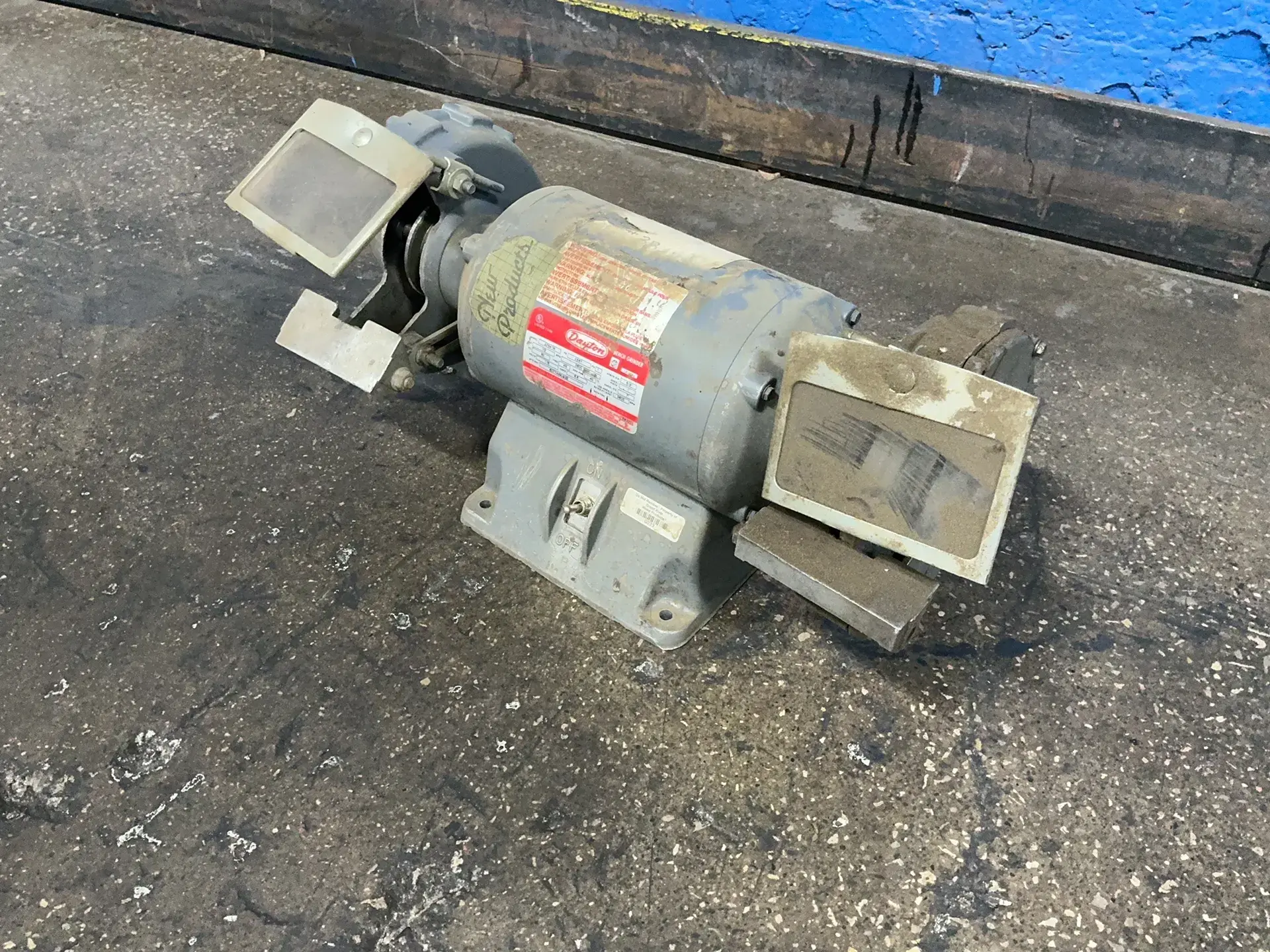 Used DAYTON 22341M Pedestal Type Grinders (Double End) Ohio US | HGR 24 #1437865