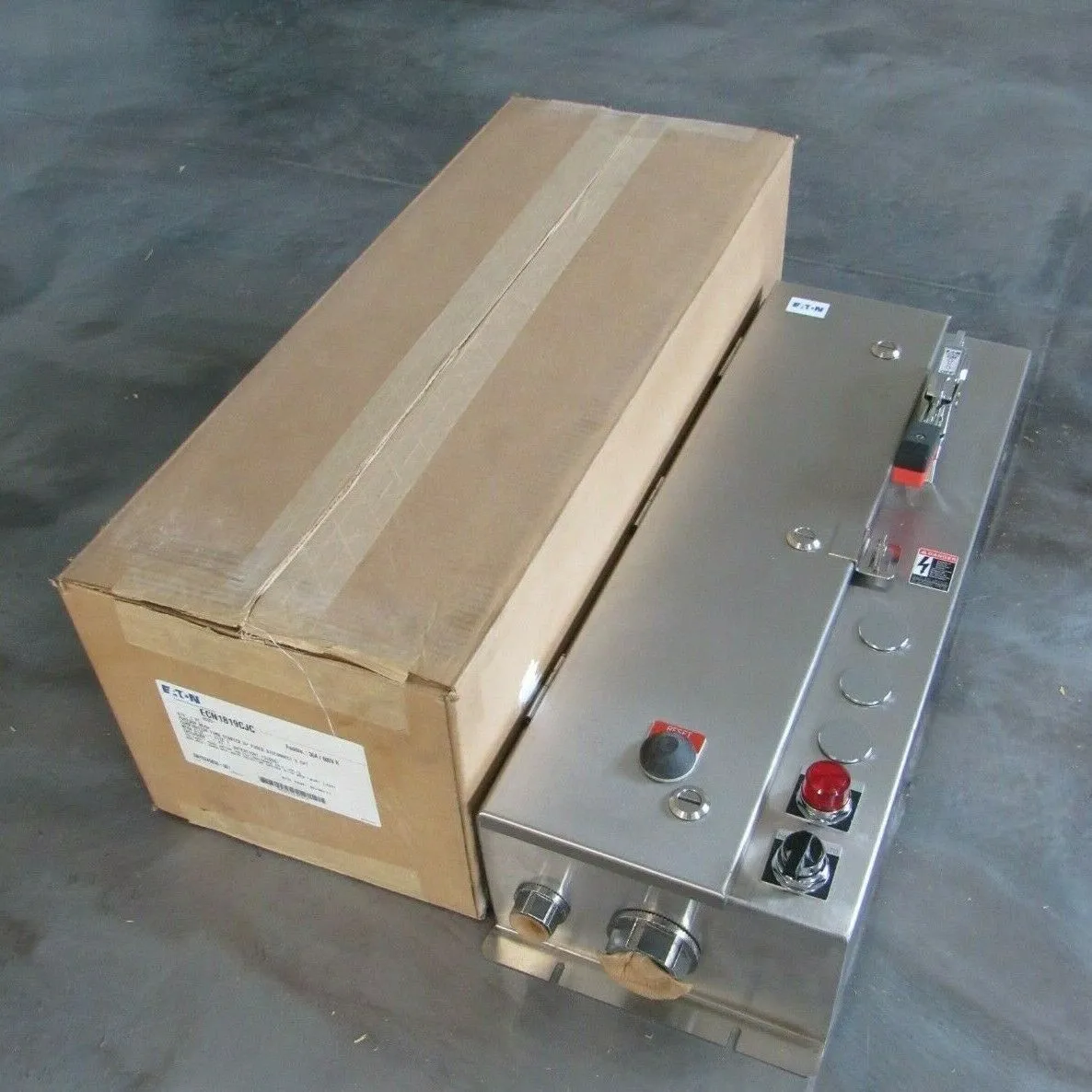 NEW EATON ECN1819CJC COMBINATION STARTER DISCONNECT SIZE 1