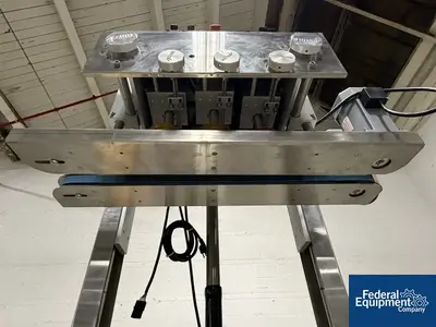 Used Accutek Accutek Spindel Cap Retorquer Cappers Ohio US | Federal Equipment Company #1337955