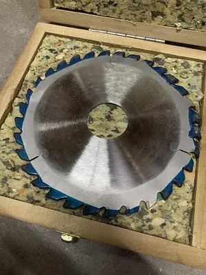 LOT OF NAP GLADU SAW BLADES