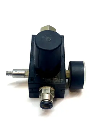 Used Knapp w/Gauge Modular Unit Push In Outlet Fitting Air Pressure Regulators Michigan US | Maverick Industrial Sales #1394283