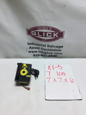LMI Chemical Metering Pump Solid State Electronic Pulser 1.5 AMP Max 50/60Hz