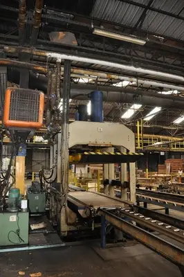 USED VALETTE PANEL PRESS 410 TON