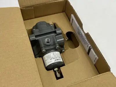 USED EMERSON FISHER INSTRUMENT SUPPLY REGULATOR, COMPACT, SMART BLEED