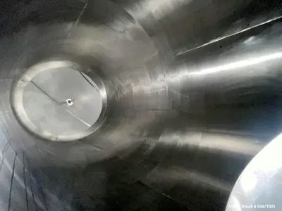 5,000 Gallon Stainless Tank – Insulated Brewery Storage Vessel