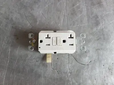 20 Amp 125V GFCI Receptacle