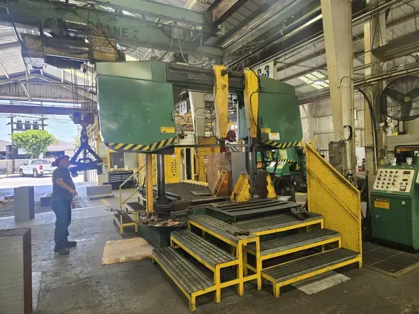 Used 1990 DOALL C4048M Horizontal Dual Column Band Saws California US | TNT Industrial #1276210