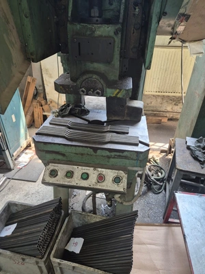 VAPTZAROV Eccentric Press, in good working condition