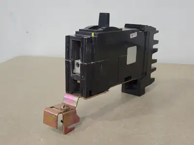 USED SQUARE D FH16015C