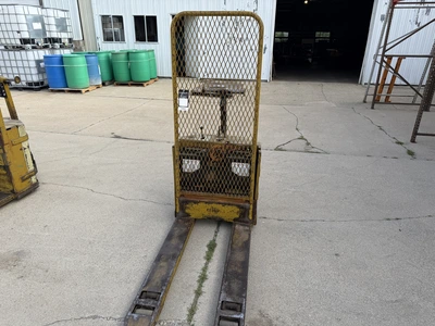 Used _UNKNOWN_ _UNKNOWN_ Electric Pallet Trucks Michigan US | Miedema Asset Management Group #1287642