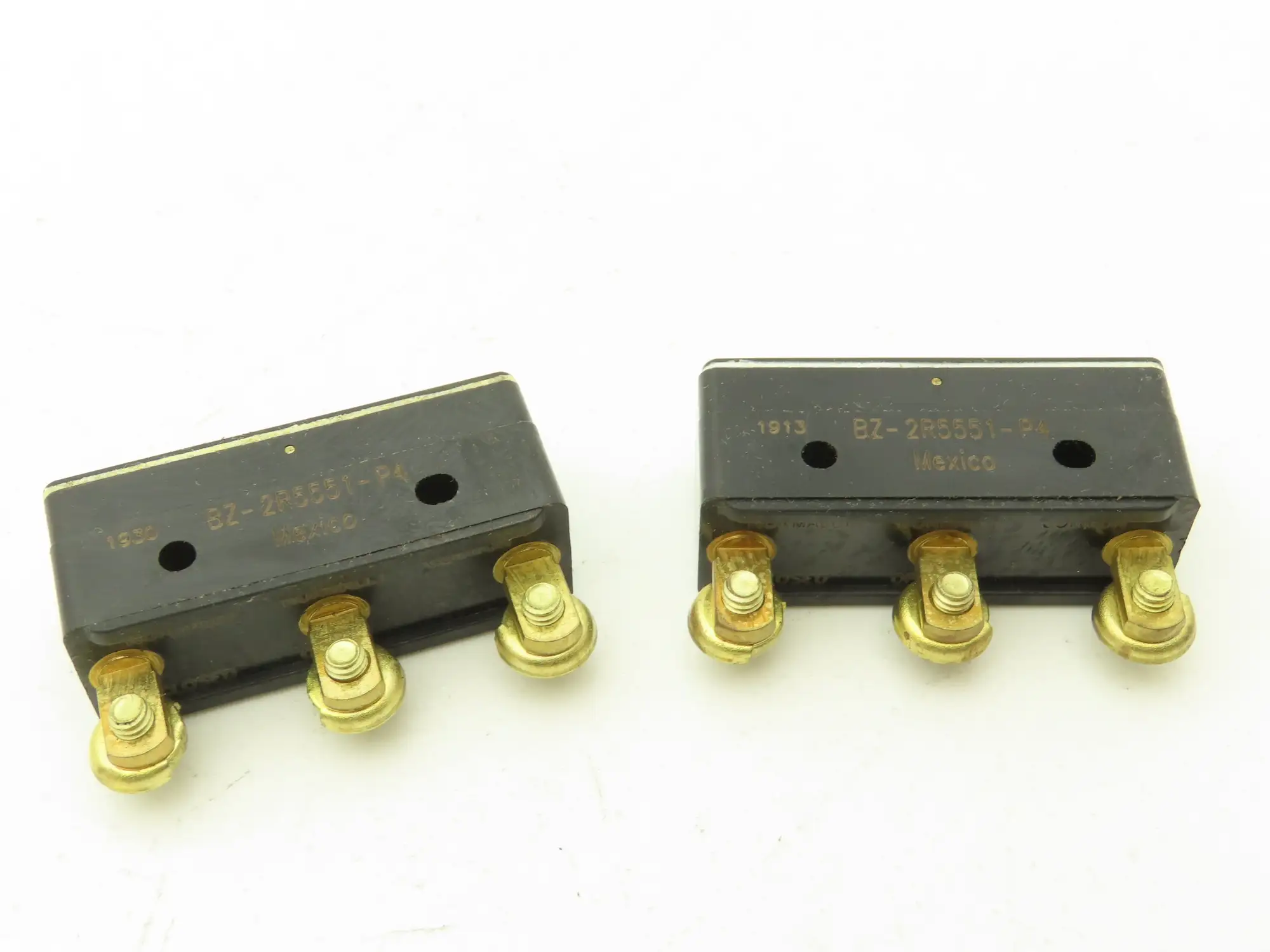 Honeywell BZ-2R5551-P4 Micro Switch Pin Plunger 15A 125/250/480VAC Lot of 2