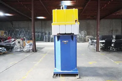 55 GALLON DRUM VESTIL HYDRAULIC CRUSHER & COMPACTOR, MODEL #WBB3147055: YOBRO #24913