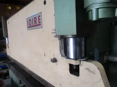 80 Ton, Loire, hydraulic press brake w/ dies, 10' overall